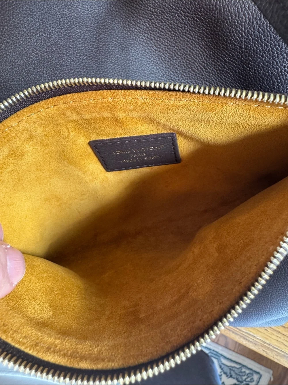Louis Vuitton elegant louis